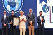 دریافت تندیس طلایی پنجمین دوسالانه بین‌المللی بسته‌ها به همت دانشجوی دانشگاه سمنان 